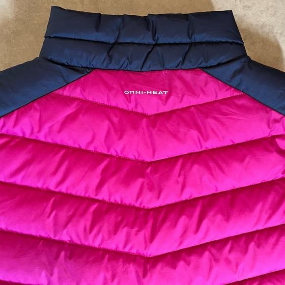 Columbia Fuchsia and Dark Blue Puffer Vest. Omni heat. Large - Picture 10 of 13